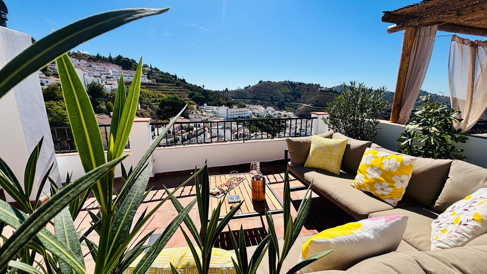 Private roof terrace overlooking Cómpeta